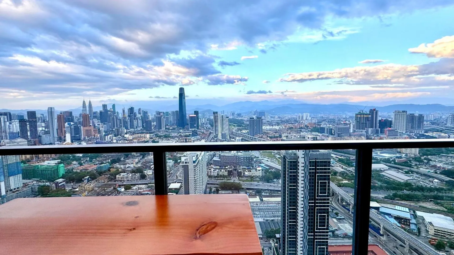 Premium Skyscraper 1 Bedroom Suite In Kl 1-3Pax Kuala Lumpur 0*,  Malaysia